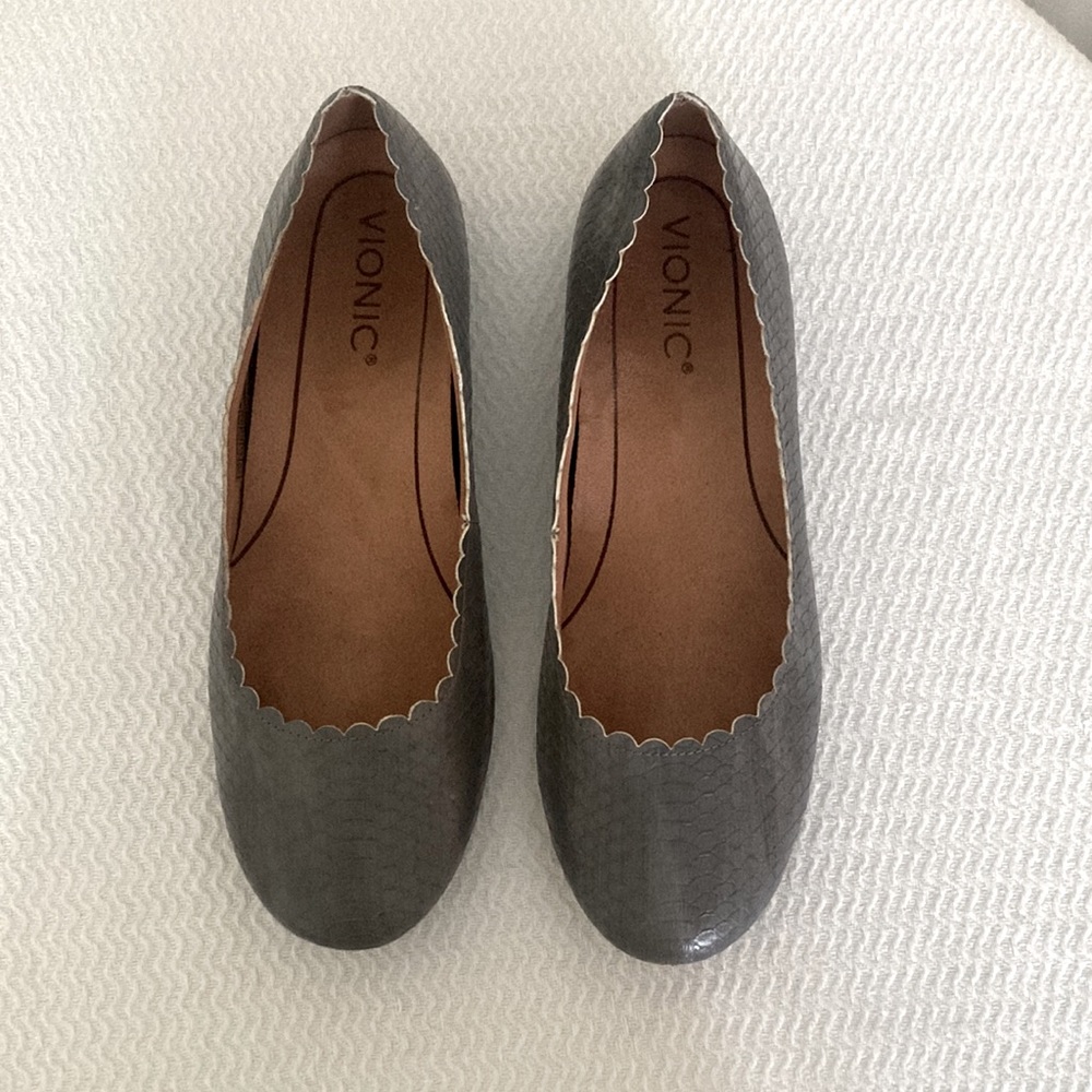Vionic Ballet Flats Gray Size 7.5 - image 1